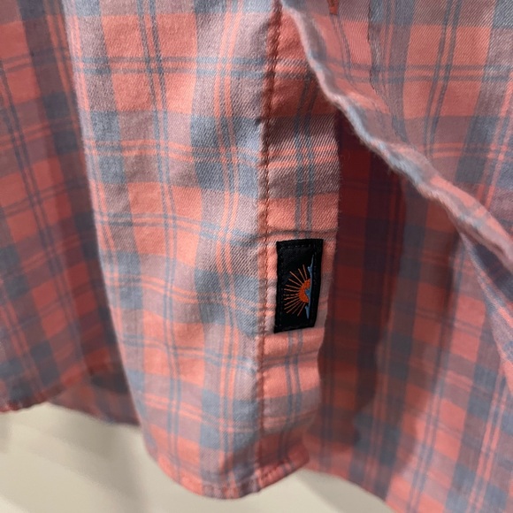 Faherty Men’s The Movement Button-down Shirt - Picture 7 of 7